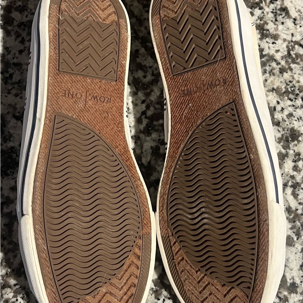 NY Yankees Logo Canvas Sneakers - White with Navy Print - Picture 4 of 5